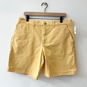 Gap Men's Yellow Shorts GapFlex 34